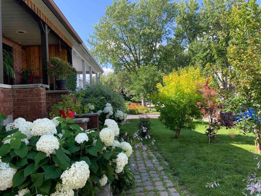 Havre Chez Guylaine Apartment Laval Luaran gambar